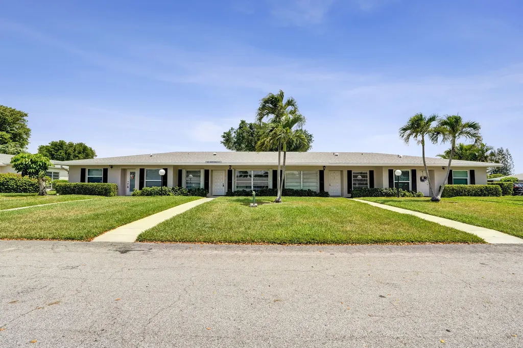 2521 Juniper Delray Beach FL 33445