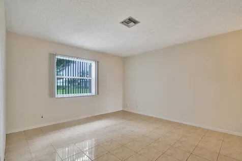 2521 Juniper Delray Beach FL 33445