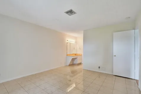 2521 Juniper Delray Beach FL 33445