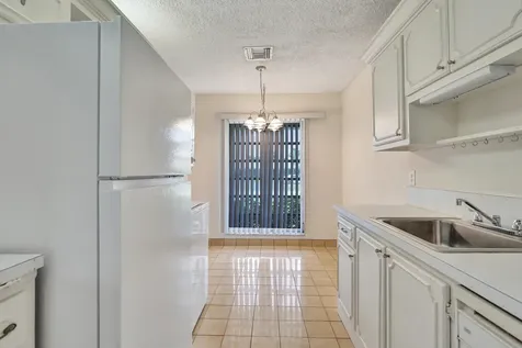 2521 Juniper Delray Beach FL 33445
