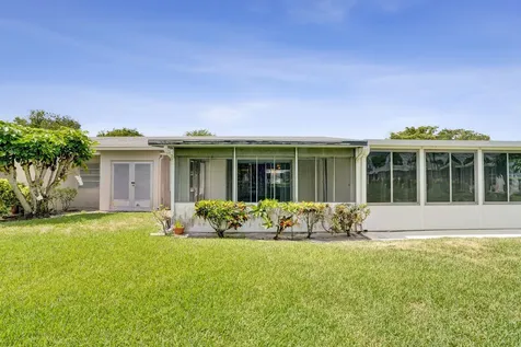 2521 Juniper Delray Beach FL 33445