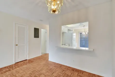 2521 Juniper Delray Beach FL 33445