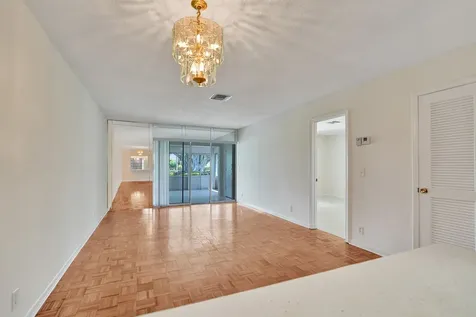 2521 Juniper Delray Beach FL 33445