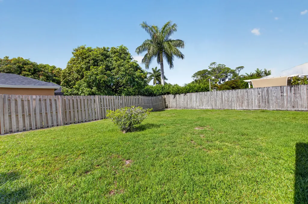 3820 NW 10th Street Delray Beach FL 33445