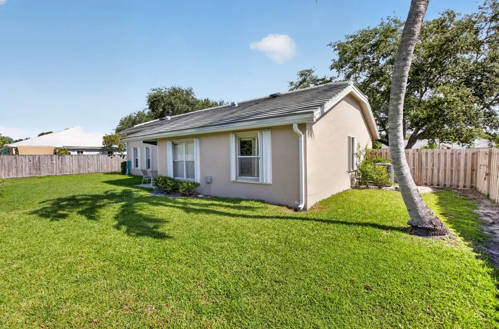 3820 NW 10th Street Delray Beach FL 33445