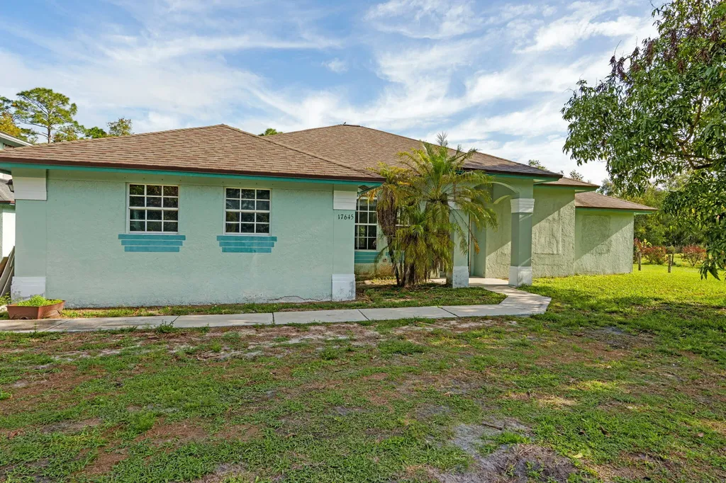 17645 N 77th Lane Lane N The Acreage FL 33470