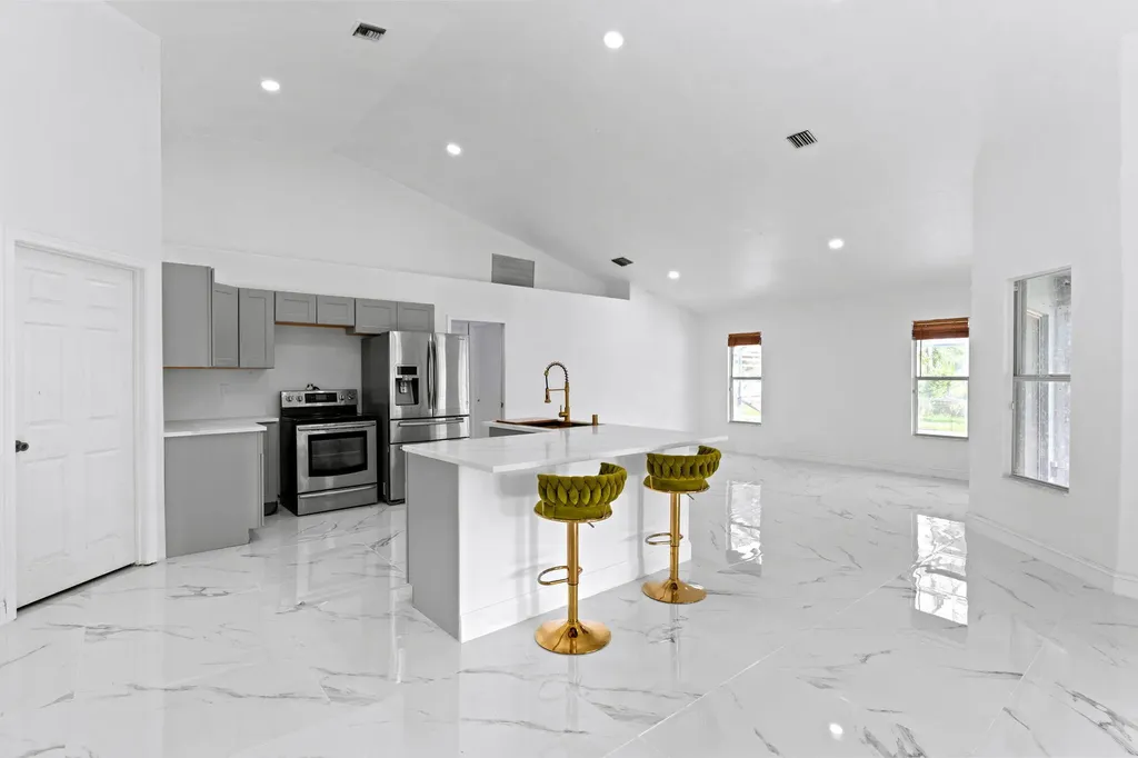 17645 N 77th Lane Lane N The Acreage FL 33470