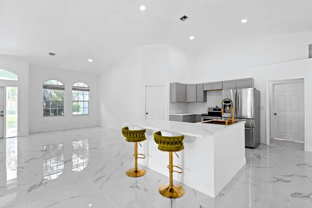 17645 N 77th Lane Lane N The Acreage FL 33470