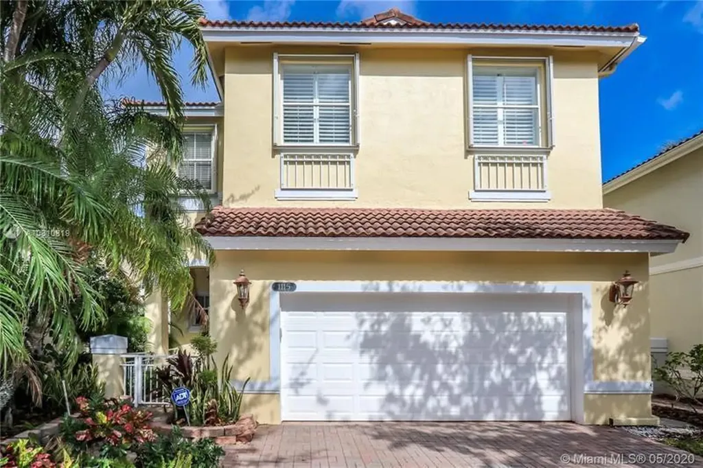 1115 Linden Street Hollywood FL 33019