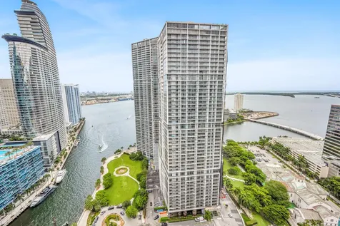 77 SE 5th Street Miami FL 33131