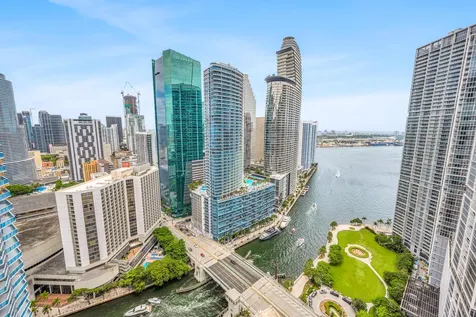 77 SE 5th Street Miami FL 33131