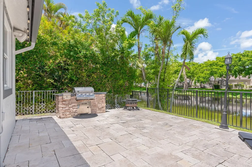 5617 NW 106th Way Coral Springs FL 33076