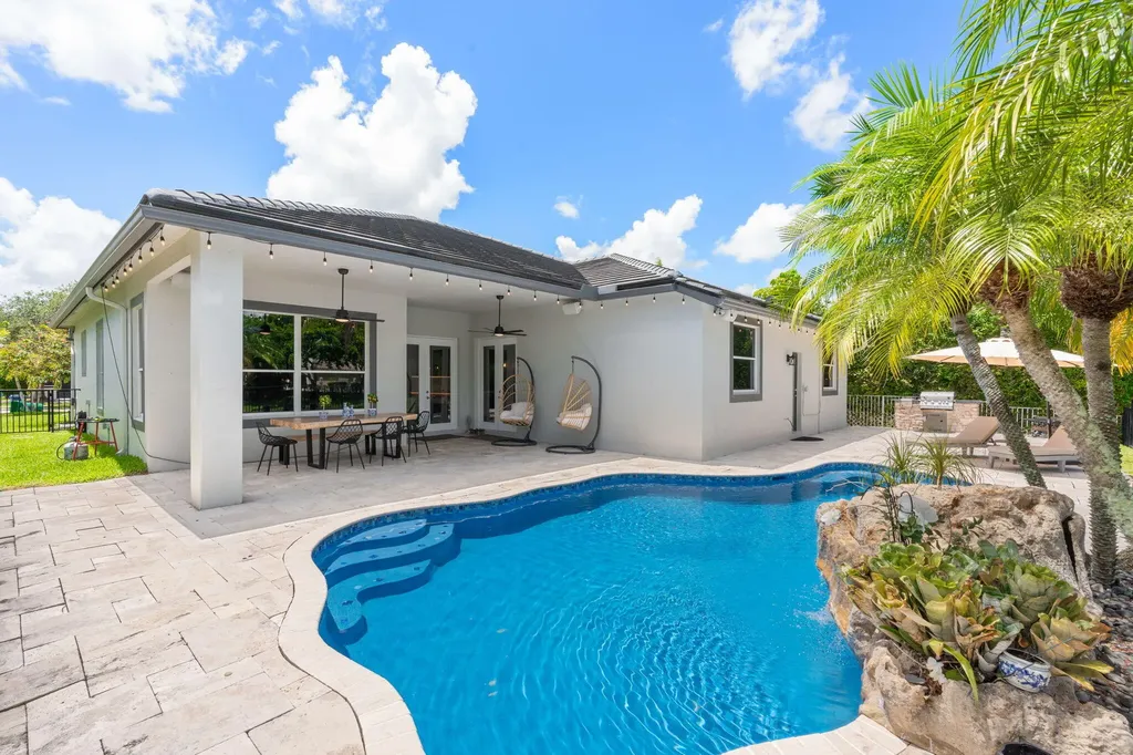 5617 NW 106th Way Coral Springs FL 33076