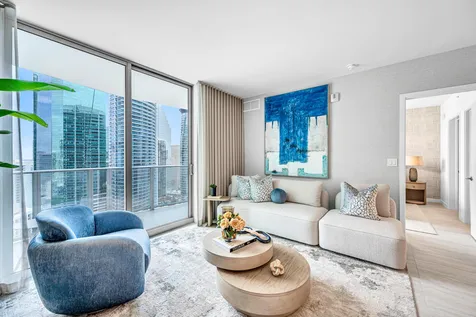 77 SE 5th Street Miami FL 33131