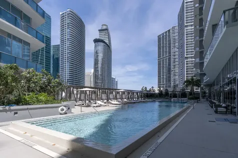 77 SE 5th Street Miami FL 33131