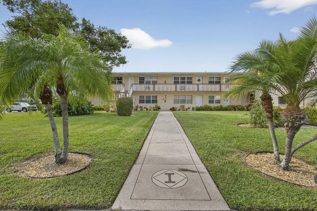 193 Easthampton I West Palm Beach FL 33417