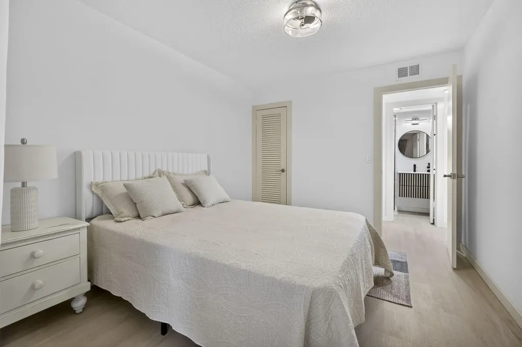 193 Easthampton I West Palm Beach FL 33417