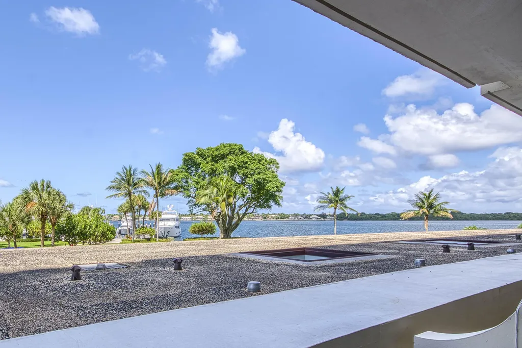 136 Lakeshore Drive North Palm Beach FL 33408