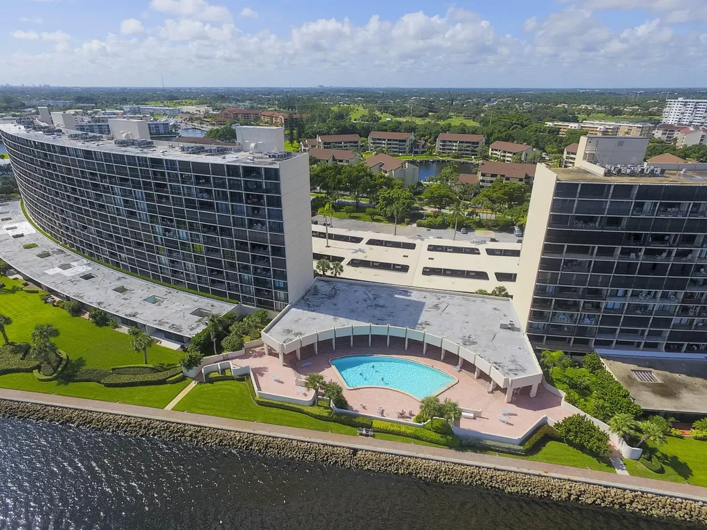 136 Lakeshore Drive North Palm Beach FL 33408