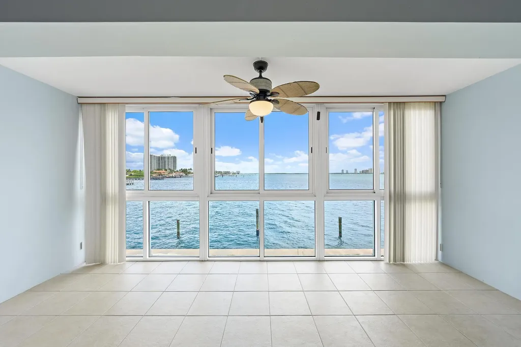 400 Wilma Circle Riviera Beach FL 33404