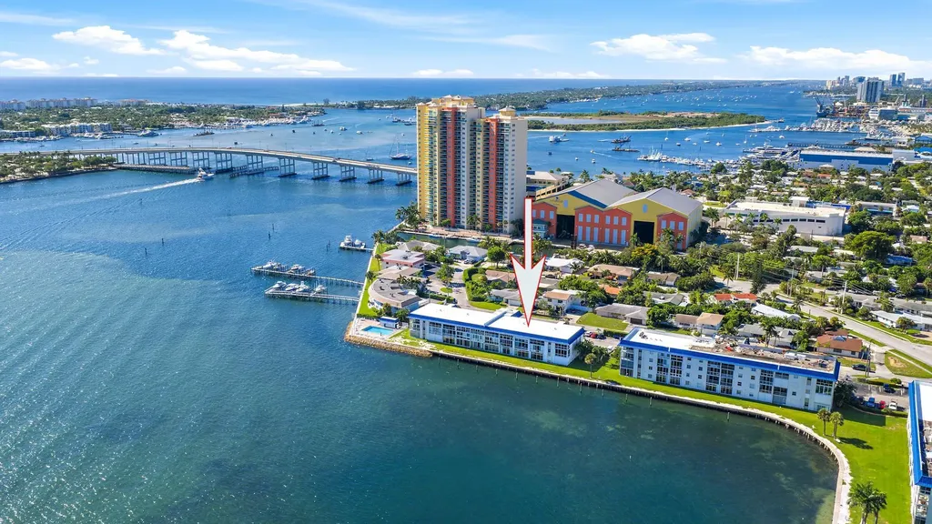 400 Wilma Circle Riviera Beach FL 33404