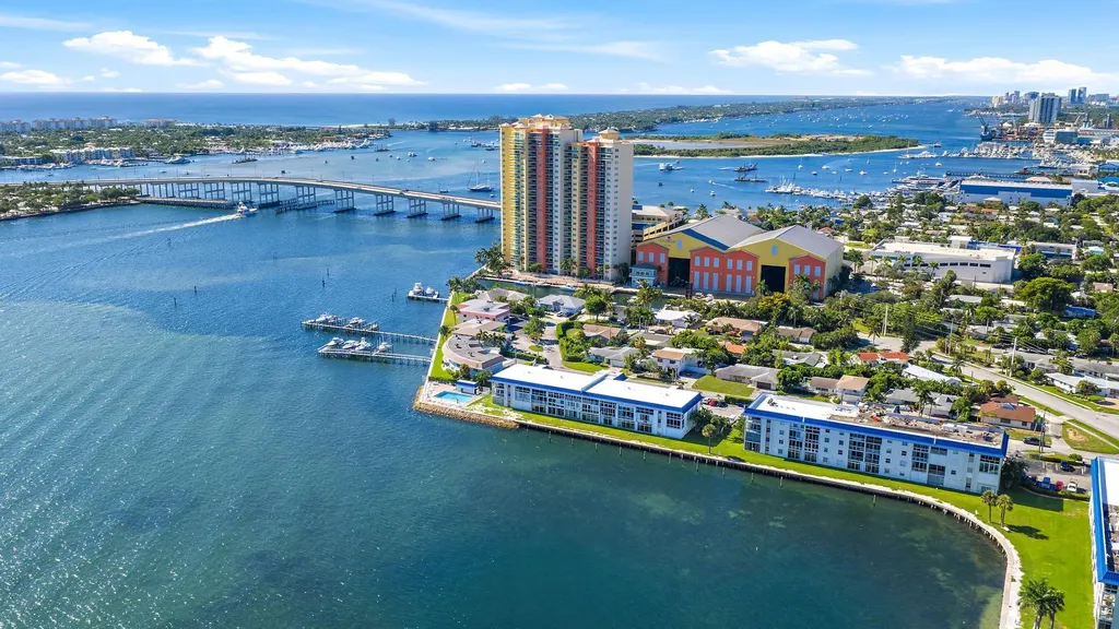 400 Wilma Circle Riviera Beach FL 33404