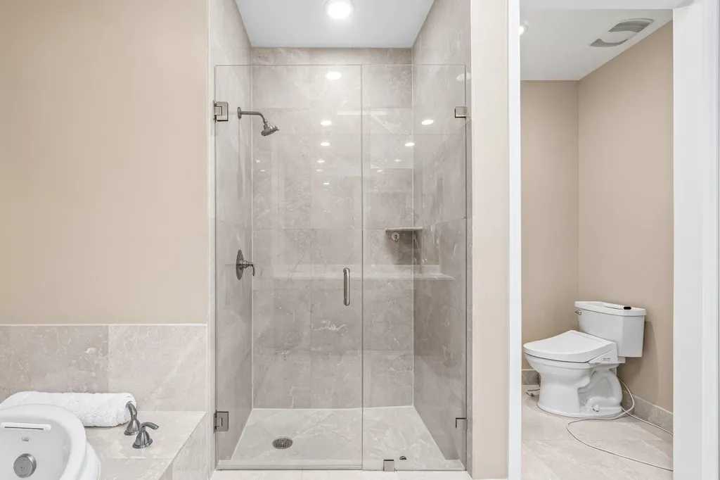 2650 Lake Shore Drive Riviera Beach FL 33404
