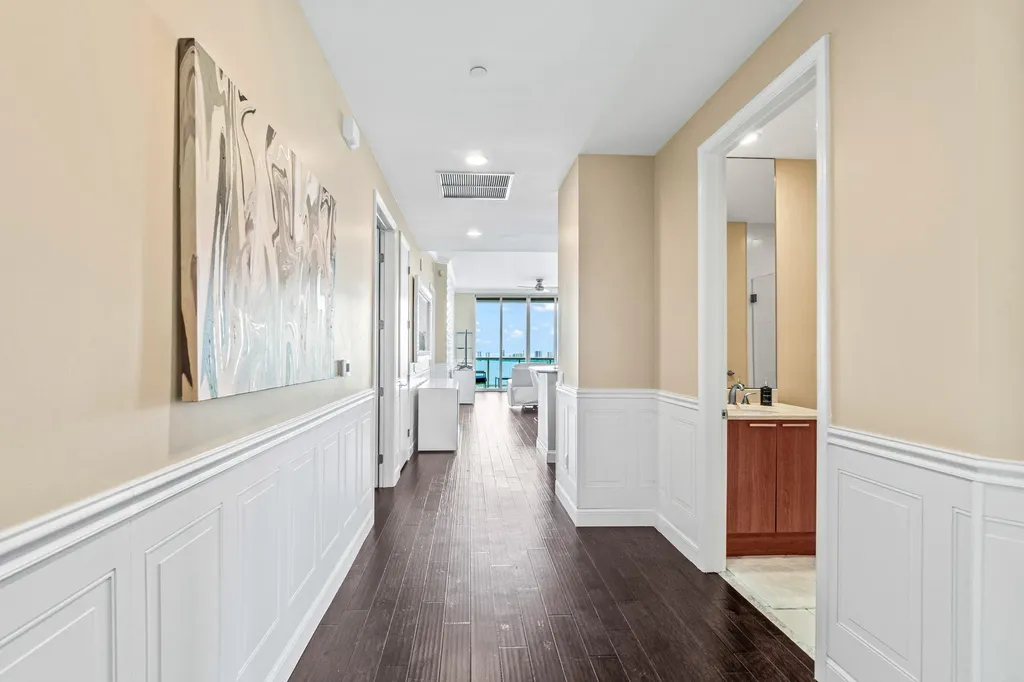 2650 Lake Shore Drive Riviera Beach FL 33404