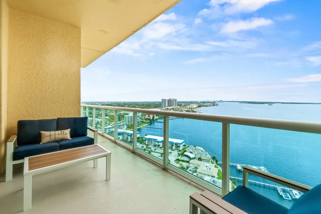 2650 Lake Shore Drive Riviera Beach FL 33404