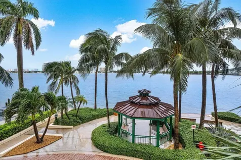 2650 Lake Shore Drive Riviera Beach FL 33404
