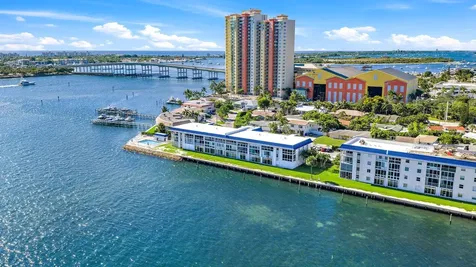 400 Wilma Circle Riviera Beach FL 33404