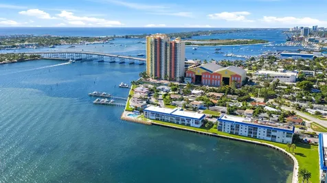 400 Wilma Circle Riviera Beach FL 33404