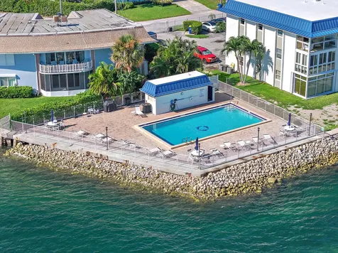 400 Wilma Circle Riviera Beach FL 33404