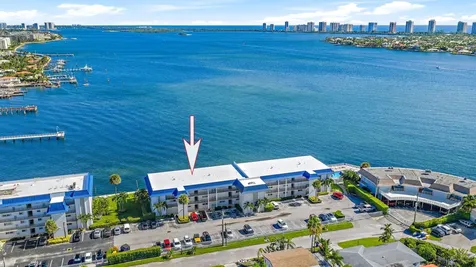 400 Wilma Circle Riviera Beach FL 33404
