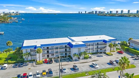 400 Wilma Circle Riviera Beach FL 33404