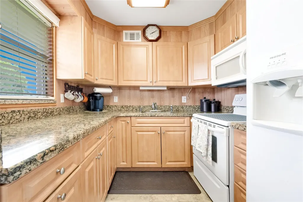201 Valencia I Delray Beach FL 33446