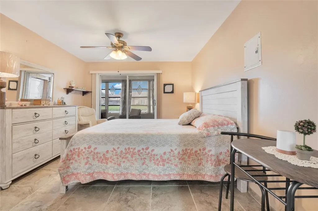 201 Valencia I Delray Beach FL 33446