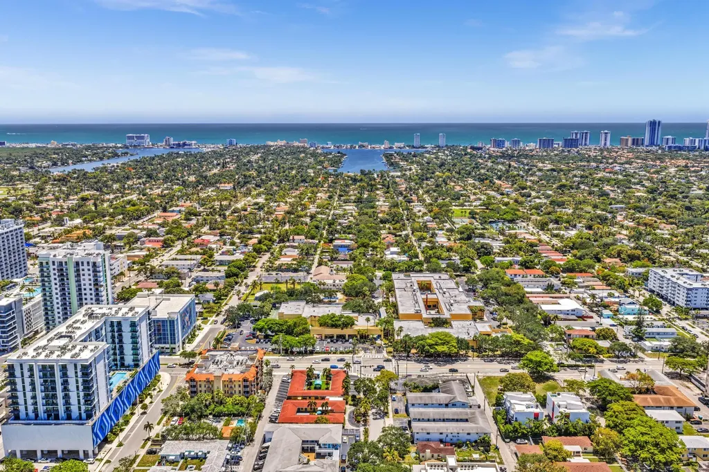 418 S Federal Highway Hollywood FL