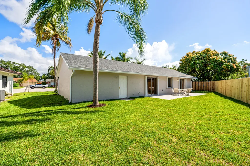 74 Vista Del Rio Boynton Beach FL 33426