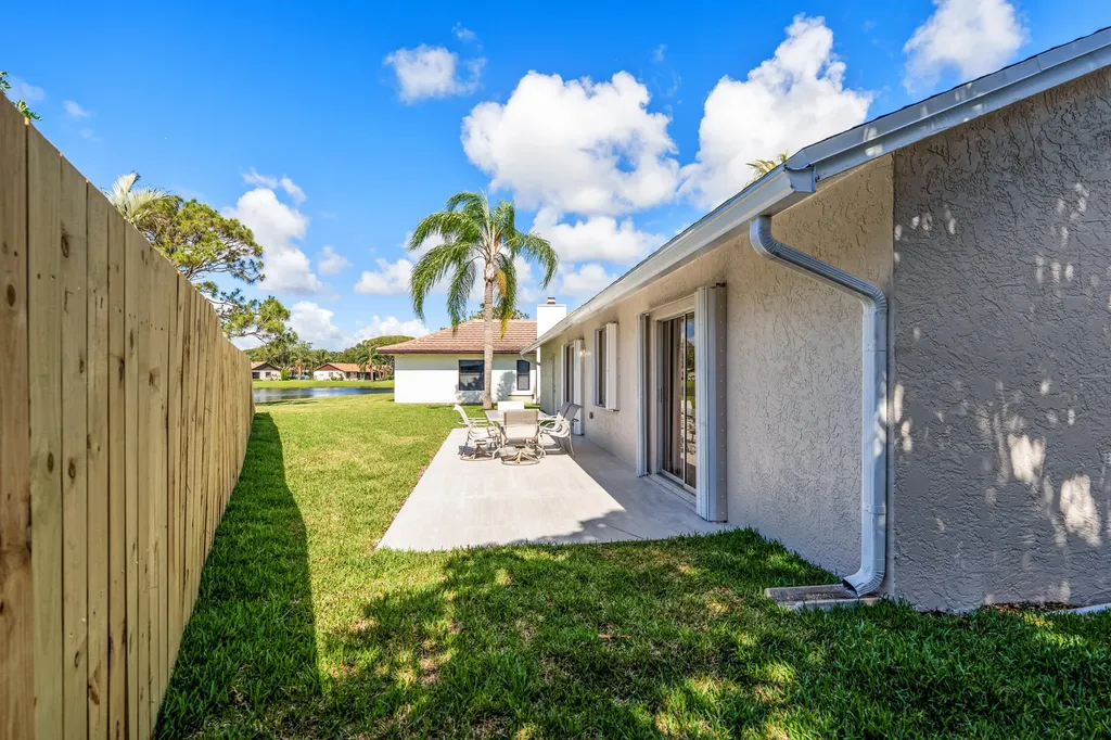 74 Vista Del Rio Boynton Beach FL 33426