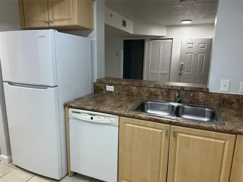 529 E Sheridan Street Dania Beach FL 33004
