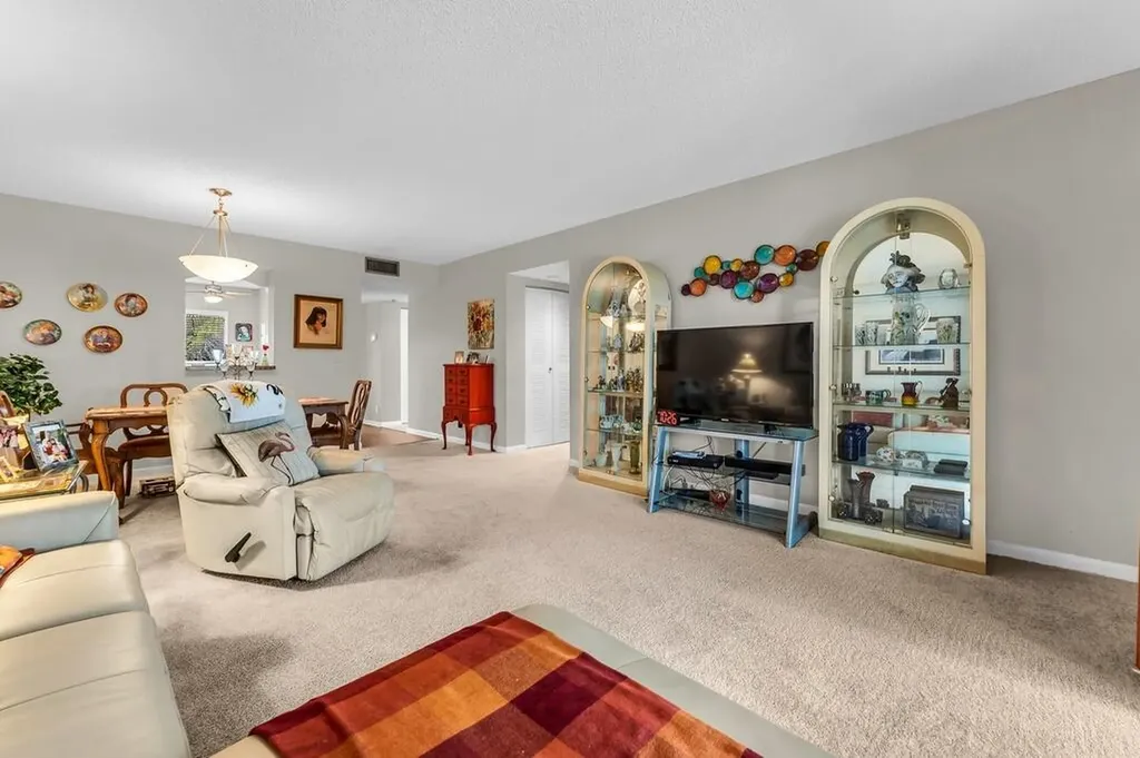 7341 Amberly Lane Delray Beach FL 33446
