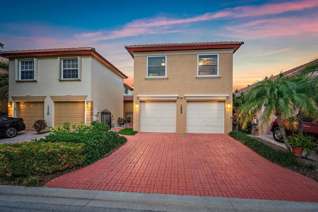 1088 Via Jardin Riviera Beach FL 33418