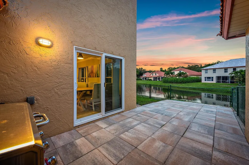 1088 Via Jardin Riviera Beach FL 33418