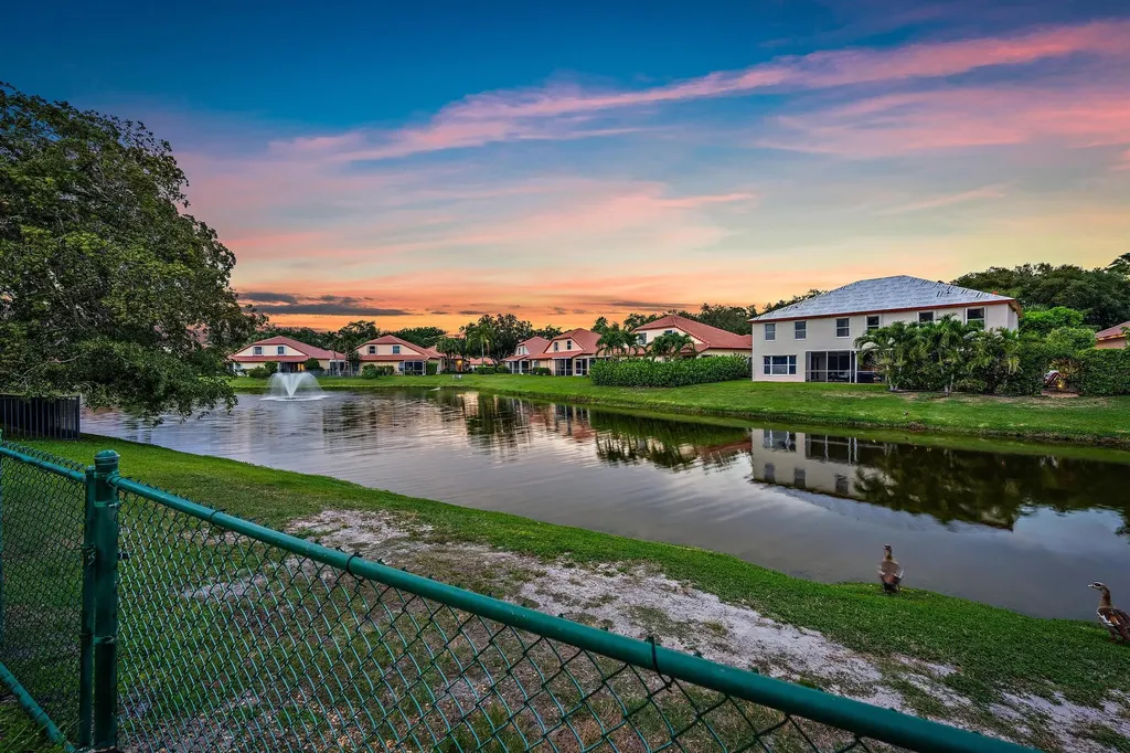 1088 Via Jardin Riviera Beach FL 33418