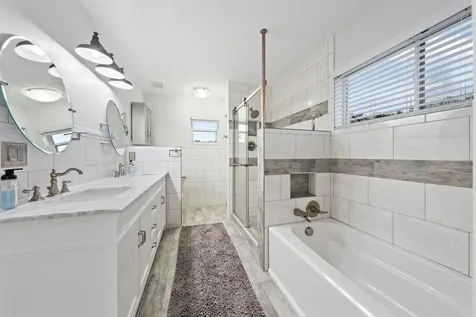 1088 Via Jardin Riviera Beach FL 33418