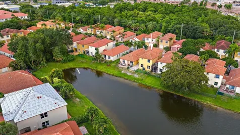 1088 Via Jardin Riviera Beach FL 33418