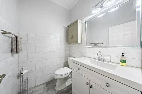 1088 Via Jardin Riviera Beach FL 33418