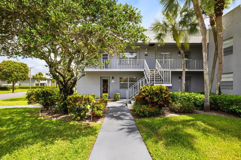97 Flanders Delray Beach FL 33484