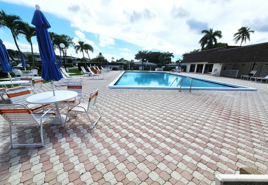 1141 Violet Terrace Delray Beach FL 33445
